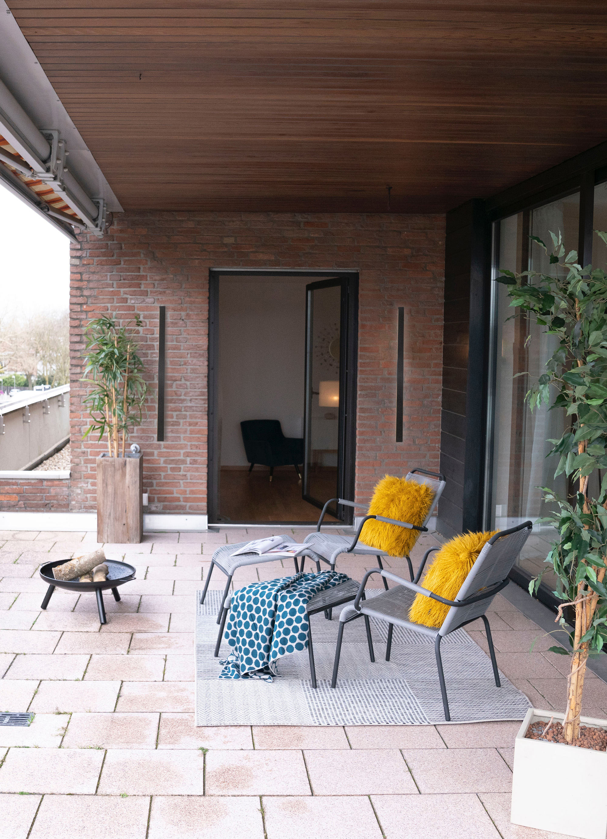 Lotus Wall Lamp 18W LED IP54 Anthracite M7991  Mantra Fusion Lotus